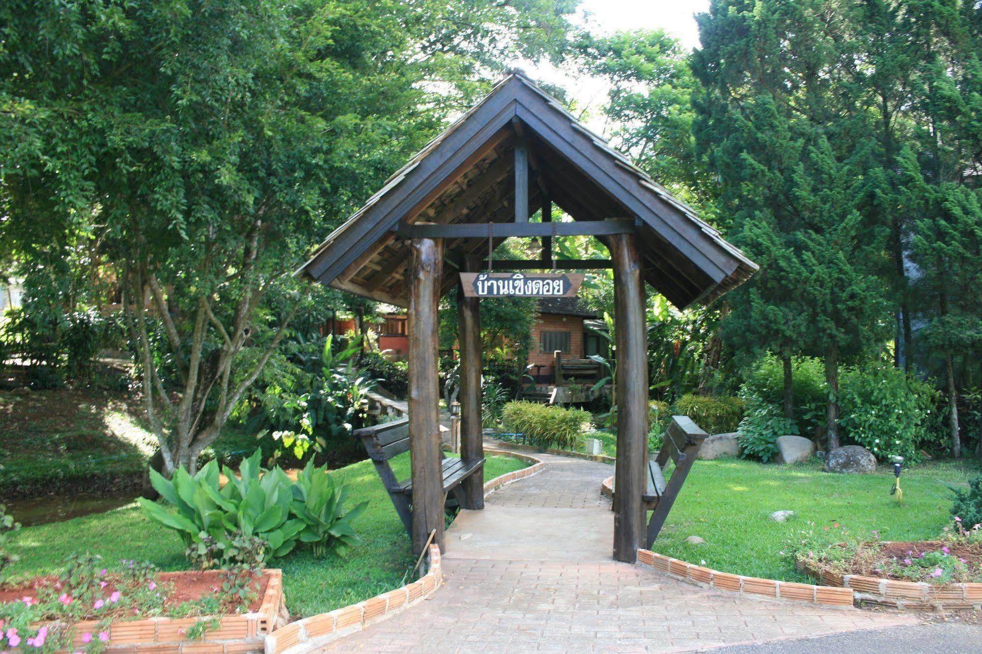Phu Ing Fah Resort Pong Yaeng Exterior foto